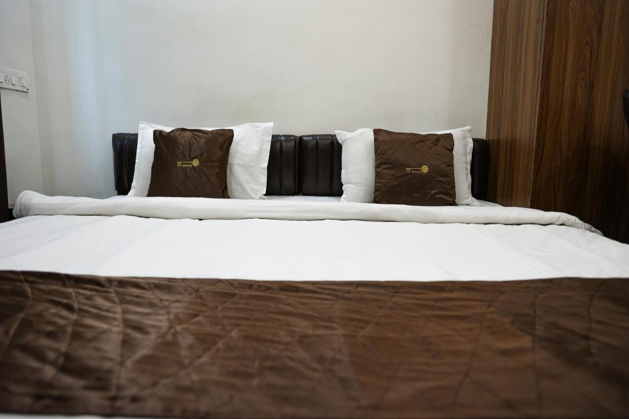 The Browns Hotel Нагпур Екстериор снимка